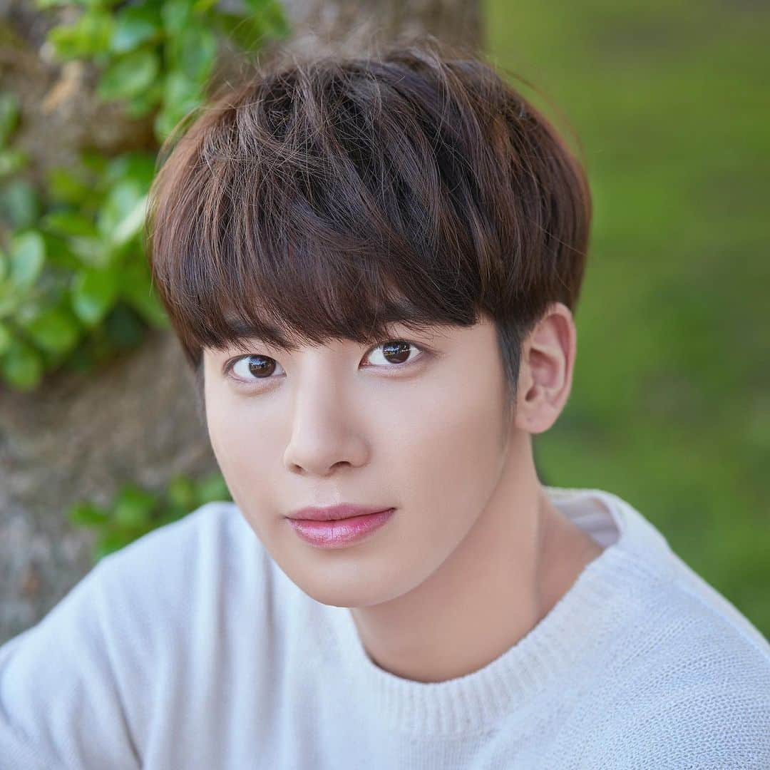 Tomorrow X Togetherさんのインスタグラム写真 - (Tomorrow X TogetherInstagram)「TOMORROW X TOGETHER <H:OUR>  THE FIRST PHOTOBOOK in LOS ANGELES #TXT_HOUR  #투모로우바이투게더 #TXT #수빈 #연준 #범규 #태현 #휴닝카이 #SOOBIN #YEONJUN #BEOMGYU #TAEHYUN #HUENINGKAI」12月17日 12時03分 - txt_bighit