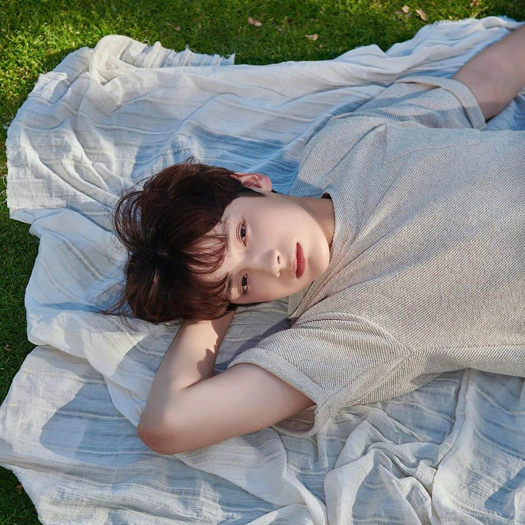 Tomorrow X Togetherさんのインスタグラム写真 - (Tomorrow X TogetherInstagram)「TOMORROW X TOGETHER <H:OUR>  THE FIRST PHOTOBOOK in LOS ANGELES #TXT_HOUR  #투모로우바이투게더 #TXT #수빈 #연준 #범규 #태현 #휴닝카이 #SOOBIN #YEONJUN #BEOMGYU #TAEHYUN #HUENINGKAI」12月17日 12時04分 - txt_bighit