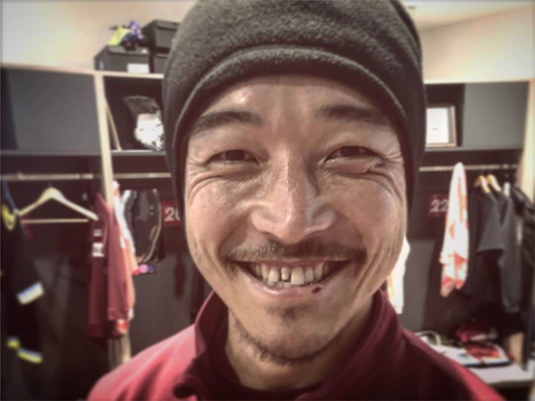 大崎玲央のインスタグラム：「歯抜けじじい。 #西大伍」