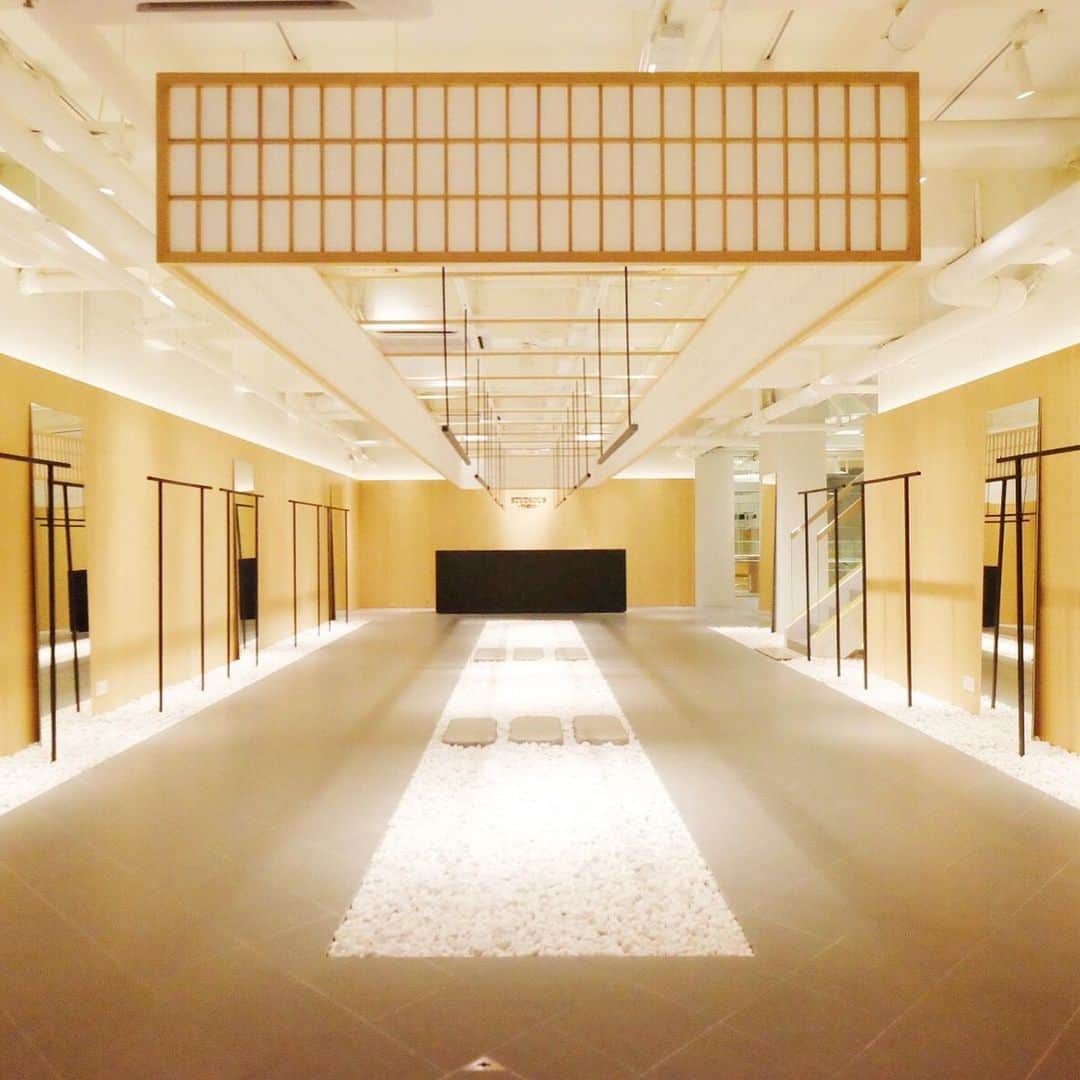 谷正人のインスタグラム：「本日より、STUDIOUS-TOKYO-香港店がリニューアルプレオープンです。 以前の場所から、より駅側にきて、面積も4倍になります。 このタイミングでWOMEN'Sもスタートさせ、ブランドのラインナップも４倍の40ブランド展開です。 グランドオープンは20日金曜日、夕方から、レセプションパーティーも開催しますので、皆さん、是非^_^ #studious #studioustokyo #studioushongkong #hongkong」