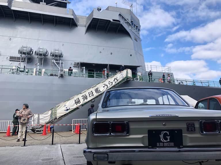 GLIONMUSEUM（ジーライオンミュージアム）さんのインスタグラム写真 - (GLIONMUSEUM（ジーライオンミュージアム）Instagram)「2019/12/17﻿ ﻿ 12月14日・15日の週末、大阪港・中央突堤で行われたイベント『大阪地元防災フェスタ2019』へクラシックカーを展示させて頂いた様子です。﻿ ﻿ 自衛隊のみなさまをはじめ、たくさんのミリタリーファンの方々と交流でき、またクラシックカーと掃海母艦のコラボレーションが合うという声も頂きとても素敵な2日間でした。﻿ ﻿ 本日もGLION MUSEUMはオープンしております。﻿ みなさまのご来館お待ちしております。﻿ ﻿ ﻿ GLION MUSEUM(ジーライオンミュージアム)﻿ 大阪市港区海岸通り2-6-39 ﻿ TEL:06-6573-3006﻿ HP https://glion-museum.jp/﻿ ﻿ 平日 11:00～20:00(最終入館19:30)﻿ 土日祝日 10:00～20:00(最終入館19:30)﻿ 月曜定休※祝日の場合翌日﻿ ﻿ Adress ﻿ 2-6-39 Kaigan-dori, Minato-ku, Osaka-shi﻿ ﻿ TEL﻿ 06-6573-3006﻿ ﻿ Opening Hours: 11:00-20: 00 (Weekday) / 10: 00-20: 00 (Saturday, Sunday and Public Holiday)﻿ ﻿ Closed: Monday﻿ ﻿ ﻿ #glionmuseum﻿ #ジーライオンミュージアム #大阪築港赤レンガ倉庫  #クラシックカー  #carphotos  #lifestyle  #vintage  #vintagecars  #天保山  #大阪港  #redbrick  #warehouse  #ヴィンテージ  #車 #赤レンガ  #赤レンガ倉庫 #historiccars #ig_japan﻿ #車のある風景﻿ #うらが﻿ #porche365﻿ #ベレット﻿ #ハコスカ﻿ #gtr﻿ #ロールスロイス﻿ #silverwraith﻿ #消防車」12月17日 12時37分 - glionmuseum