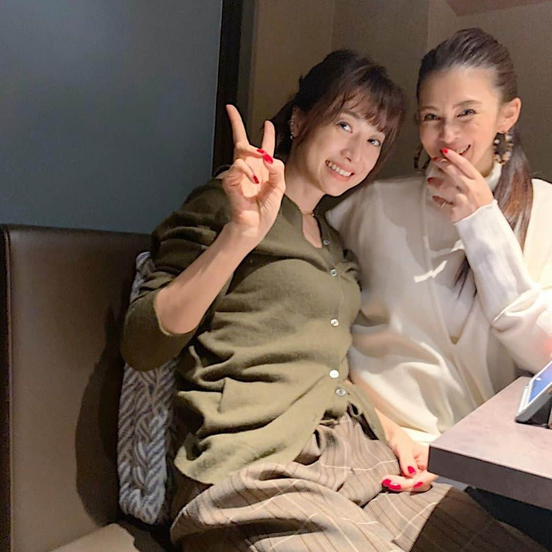 桜井裕美さんのインスタグラム写真 - (桜井裕美Instagram)「写真上手に撮れてるー❣️子供達が撮ってくれました❗️ヨンちゃんちの息子くんとうちの息子、同い年で1ヶ月違いだから、凄く楽しそうでした😊💕 子供達と焼肉ユッチャンに行ってきました！！ ここの冷麺本当に好き❤️ また、遊んでねー👌  #焼肉 #ユッチャン冷麺  #子連れ #息子 #子育て #ママモデル #育児中ママ #子供のいる生活#kids #キッズ #子供 #ママライフ #ママ起業 #男の子ママ #3歳児 #ままコーデ  #まま #男の子育児 #mama #mamamodel #妊娠7ヶ月」12月17日 12時42分 - yumisakurai24