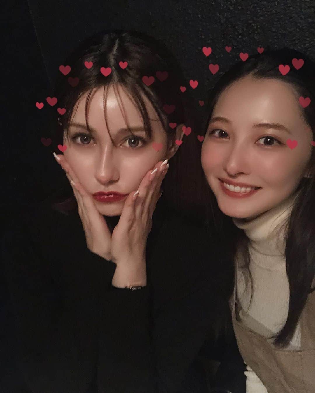 大石絵理さんのインスタグラム写真 - (大石絵理Instagram)「先日、カルティエの展覧会へ💎💎 美しいジュエリー達や、カルティエの歴史が展示されていて、終始うっとりでした🥺💕 素敵なジュエリーが似合う女性になりたい🥰 @darenogare.akemi とふたりで待ち受けにしました😂 がなかなかパンチが強いみたいでとても突っ込まれます😂😂」12月17日 12時46分 - erioishitokyo