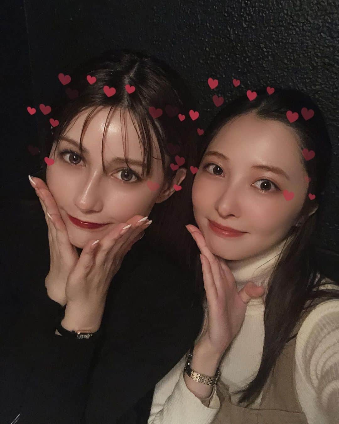 大石絵理さんのインスタグラム写真 - (大石絵理Instagram)「先日、カルティエの展覧会へ💎💎 美しいジュエリー達や、カルティエの歴史が展示されていて、終始うっとりでした🥺💕 素敵なジュエリーが似合う女性になりたい🥰 @darenogare.akemi とふたりで待ち受けにしました😂 がなかなかパンチが強いみたいでとても突っ込まれます😂😂」12月17日 12時46分 - erioishitokyo