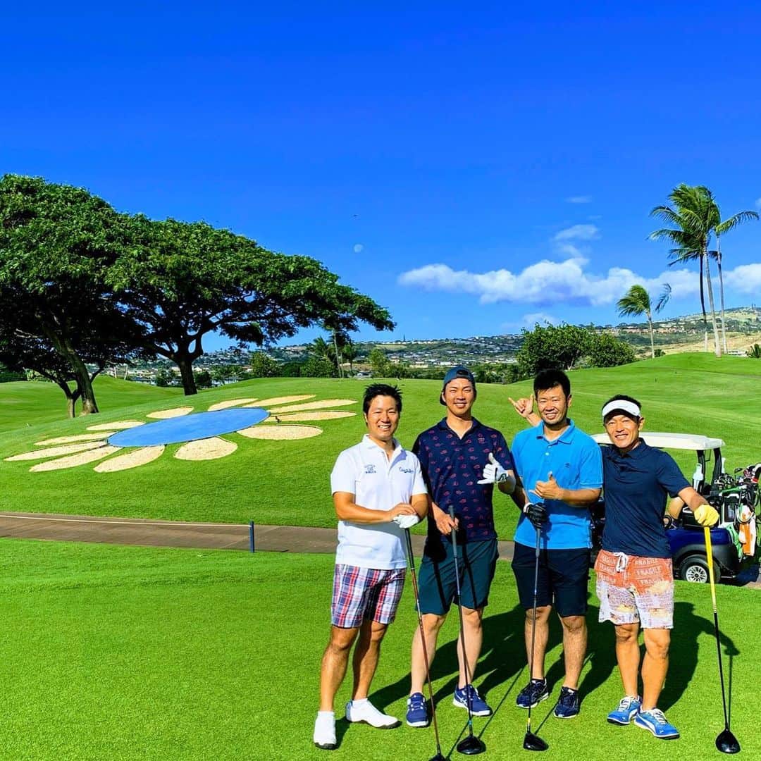 十亀剣さんのインスタグラム写真 - (十亀剣Instagram)「Hawaiiっていいよな〜  #JAL #優勝旅行 #榎田大樹さん #ローカルの友達 #kapolei  #ゴルフ #その後みんなでBBQ #最後には虹 明日のゴルフコンペ頑張ります！！」12月17日 13時54分 - kameken.21