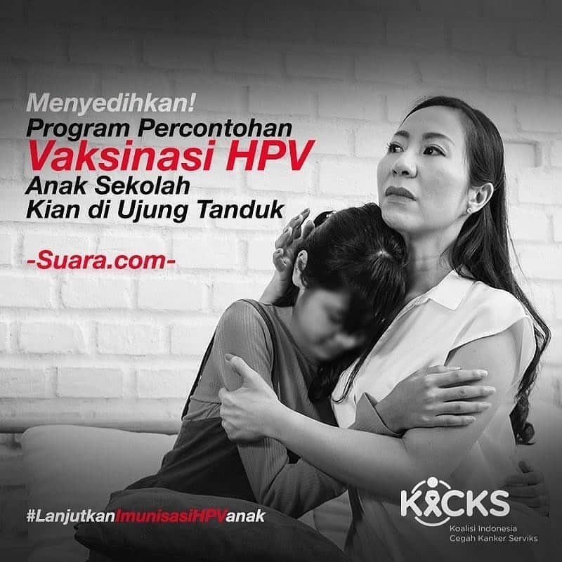 Prilly Latuconsinaさんのインスタグラム写真 - (Prilly LatuconsinaInstagram)「ada berita Penting dan menyedihkan!  Berita ini datang dari Suara.com ( http://bit.ly/2PphgQ7) *Program Percontohan Vaksinasi HPV Anak Sekolah Kian di Ujung Tanduk*  Ini sangat menyedihkan! Mari tunjukkan kepedulian kita untuk membantu Indonesia mencegah kanker serviks dengan menulis komen kepada bapak Presiden Jokowi / regram postingan ini agar program penting ini segera dilanjutkan. _ Vaksinasi HPV disebut sebagai pencegahan primer untuk kanker serviks. Pentingnya melakukan vaksinasi HPV terhadap kaum perempuan, membuat pemerintah merencanakan untuk membuat program vaksinasi HPV sebagai program nasional. Sayangnya bukannya diresmikan menjadi program imunisasi nasional, program percontohan vaksinasi HPV tahun ini justru berada di ujung tanduk. Jika karena mandegnya hal tersebut, *sekitar 120 ribu anak perempuan terancam tidak mendapat vaksinasi HPV lanjutan.* Semoga upaya kita dapat melindungi putri bangsa dari bahaya virus HPV dan Kanker Serviks. #CegahKankerServiks #SehatSatukanKita #LanjutkanImunisasiHPVanak」12月17日 15時31分 - prillylatuconsina96