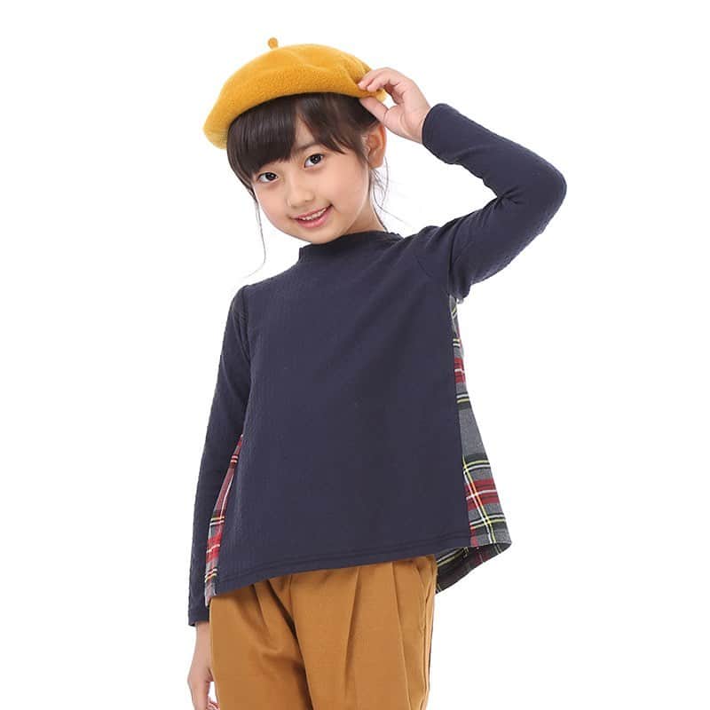 のインスタグラム：「tappet GIRL⚓️ . バックのチェック柄とさりげなく入るドットがたまらない❣️ ベレー帽とベストマッチ♪  ただいまwebshopにてSALE開催中です。 商品増えました🙌 よかったら覗いてみてくださいね😊」
