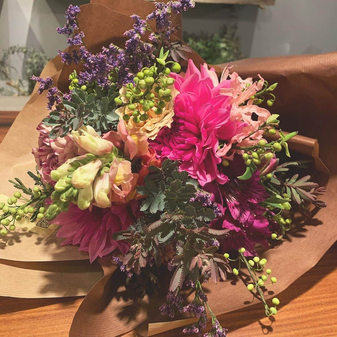 井上志帆子さんのインスタグラム写真 - (井上志帆子Instagram)「. 可愛いあべっこりー🥦  またあそぼ。 チョコありがとん&キレカワ&チラパンお疲れ様でした🥰 #あべっこりー#ぶろっこりー#キレカワ女子部#チラチラパンチ#テレQ#tvq」12月17日 15時49分 - shiriko0316