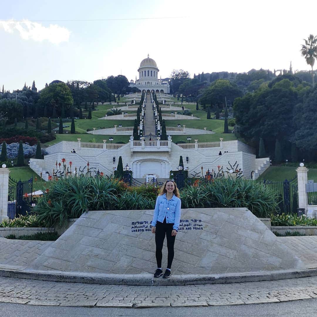 ハンナ・シューベルトのインスタグラム：「First full day in Israel✔️🇮🇱 Loved it 👏🥰 Psyched for more😋💪 . 📸: @ram.levin」