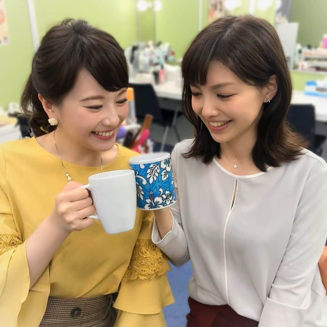 新垣泉子さんのインスタグラム写真 - (新垣泉子Instagram)「ちょっと早いけど、、、。 四位ちゃんと 今年もお疲れ様会(o^^o)  四位ちゃんは 1番年が近い後輩なので、 昔話から最近の話まで 色んな話で盛り上がります☆  最近は、 四位ちゃんの子育て奮闘話に いつも癒されています(o^^o)  来年もお互いがんばろうね(^-^) #ちょっと早いけど  #今年もお疲れ様会 #しいちゃん #来年もよろしくね」12月17日 16時39分 - motoko.arakaki