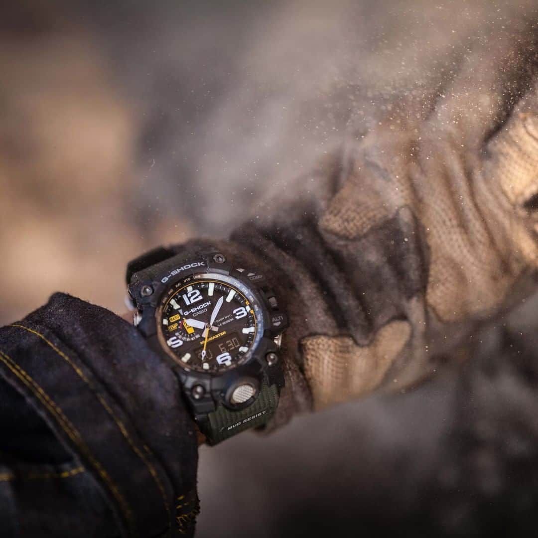 G-SHOCKさんのインスタグラム写真 - (G-SHOCKInstagram)「MUDMASTER GWG-1000  陸上において、瓦礫や土砂が山積・散乱するような極限の状況下での使用を想定したMUDMASTER、GWG-1000。巨大な障害物を排除するための電動カッターや破砕機、ドリルといった大型機材の使用に耐える耐振動構造を採用。また、土砂や泥濘の中での任務に求められる、新しい防塵・防泥構造を開発し、マッドレジスト構造を備えています。過酷な環境に立ち向かうタフな男達のためのミリタリーテイスト溢れるモデルです。  This MUDMASTER GWG-1000 is created especially for this whose work takes it into areas where piles of rubble, dirt, and debris are present. A special vibration-resistant construction lets them stand up to wear while operating cutters, crushers, drills and other heavy machinery. Mud Resist construction also helps to ensure that nothing gets into the watch when down and dirty work takes you deep into the dirt and sludge.  GWG-1000-1A3JF  #g_shock #mudmaster #gwg1000 #masterofg #mudresist #carboncoreguard #gshockconnected #watchoftheday」12月17日 17時00分 - gshock_jp