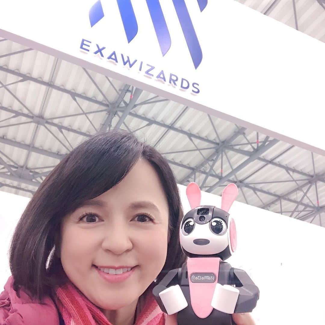 いとうまい子のインスタグラム：「#明日から国際ロボット展 #東京ビッグサイト  #青海ホール  #A-32 #ロコピョンと共にお待ちしています。 #会いに来て下さいね〜😊💕」