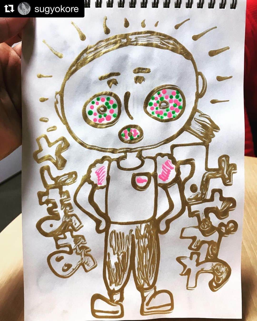 のインスタグラム：「🌻 ファンさんが描いてくれました❤️ ドーナツガール🍩🍩 似てますか〜？笑  Tシャツは… 爆笑されたTシャツがモデルとなりました！笑  スギョコレ @sugyokore に色んな作品載ってまーす🖼✨ #スギョコレ #sugyokore #色んな才能がある  #Repost @sugyokore with @get_repost ・・・ #みやがわさまあ #宮川紗麻亜 #夏生まれ #sugyon1002」