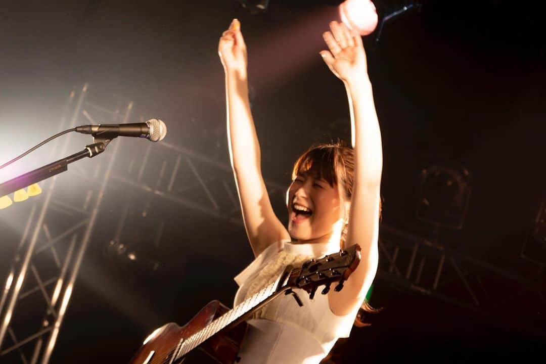 渕上里奈のインスタグラム：「⁑ ‪📷 8 ‪ . 渕上里奈‬ ‪ワンマンライブ‬ ‪「通　知　表」‬ ‪2019.12.15.sun.‬ ‪@ LIVE VANQUISH‬」