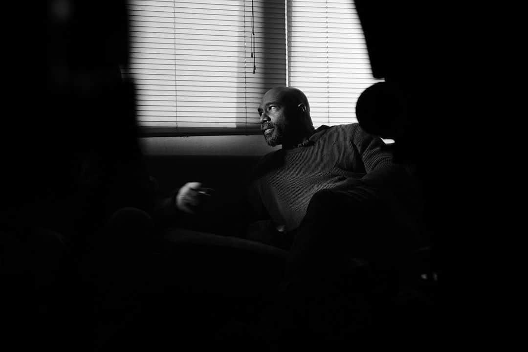 ユージン・バードのインスタグラム：「Mike in deep conversation. That’s what happens on the @immanencethefilm boat. We converse, we shoot and we try to stay awake. Almost done. • • • #immanencethefilm #byrdtography #leica #leicacamera #leicaq2 #blackandwhite #bw #portrait #independentfilm #outtosea #comingsoon #actor #blackman #latergram」