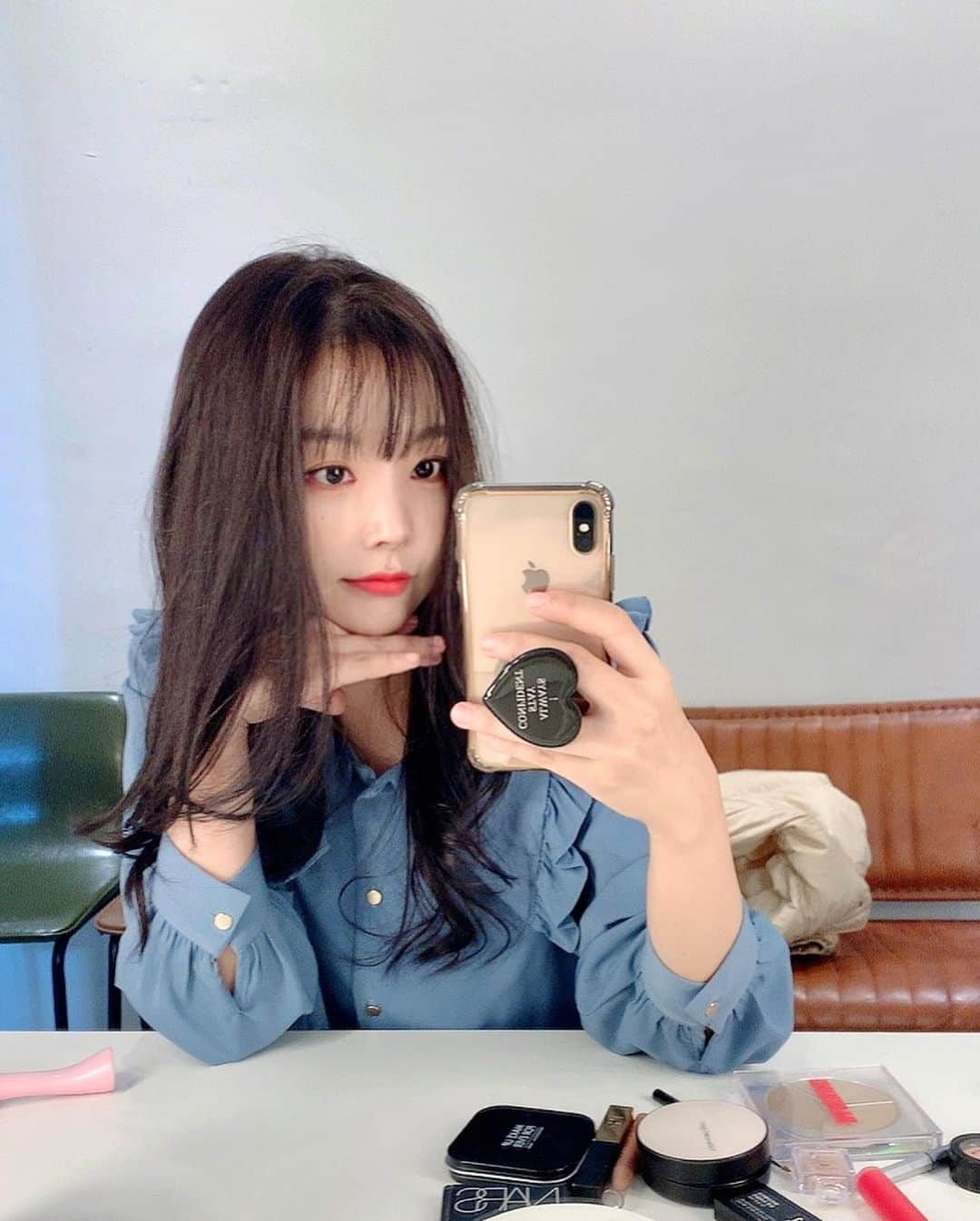 レイナさんのインスタグラム写真 - (レイナInstagram)「커버곡 부르러 왔어욤🥶🎤」12月17日 18時11分 - raina_57