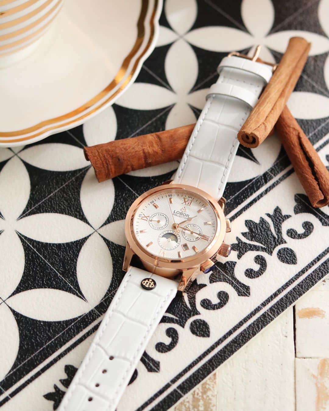 S.W.R-vintage alphabet-さんのインスタグラム写真 - (S.W.R-vintage alphabet-Instagram)「@loborjapan の⌚とバッファロースカルの組み合わせ☠  クーポンコードは、 【swaro1120】 ご使用で10パーセントオフになります。 (クーポン使用期限は本日より1年間)  #lobor #ロバー #腕時計 #時計 #手元倶楽部  #interior #house #myhome  #リノベーション #homedecor #自然素材  #interiordesign #instahome #interiordecor #furniture#ボヘミアン#ボヘミアンインテリア#boho#bohoインテリア#bohemian#bohemianstyle #bohemianhome」12月17日 18時15分 - swaro109