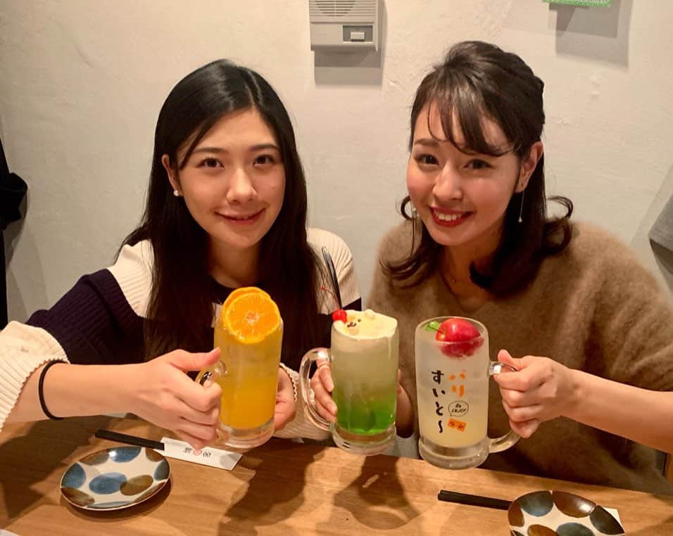 信長ゆかりさんのインスタグラム写真 - (信長ゆかりInstagram)「. ぐっふっふ🥰 楽しかったぁねぇ☺️ こうやって、好きなものを通して繋がった仲間っていいよね。  相変わらずの3人だったけど これからもよろしくだよーー！！！ #楽しみが増えた😊  #次はまた大勢で🥰 #楽しい時間 ありがたやありがたや  皆様風邪にはお気をつけください🍵」12月17日 18時24分 - 03yu_kari30