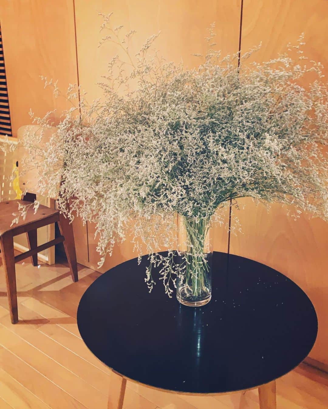 小林三江子さんのインスタグラム写真 - (小林三江子Instagram)「12月って華やかでいいな。。 #birthdaymonth #christmas #christmastree #flowers #happyholidays」12月17日 18時19分 - mieko_kobayashi