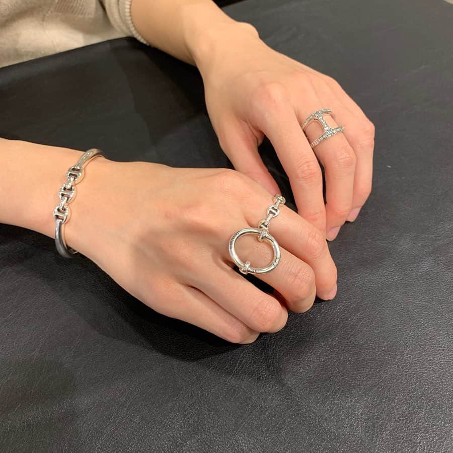 のインスタグラム：「HANKYU.MODE HOLIDAY GIFT CAMPAIGN ”いいね”でプレゼントが当たる！！ 公式アカウント「HANKYU MODE(@hankyumode) 」をフォローのうえ、対象の投稿に「いいね！」した方の中から抽選で3名様に、阪急百貨店商品券 1万円分をプレゼント！ 応募締切： 2019年12月25日23:59まで #Hankyu #HANKYUMODE #umedahankyu #阪急うめだ本店 #うめだ阪急 #阪急百貨店 #osaka #umeda #mode #HOLIDAYGIFT #HOORSENBUHS #ホーセンブース」