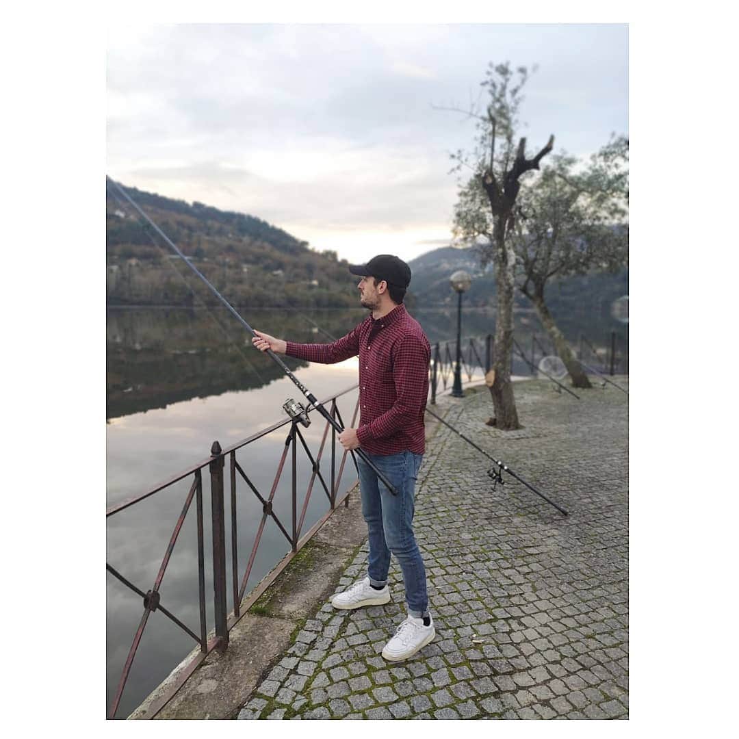 のインスタグラム：「Fisherman...」
