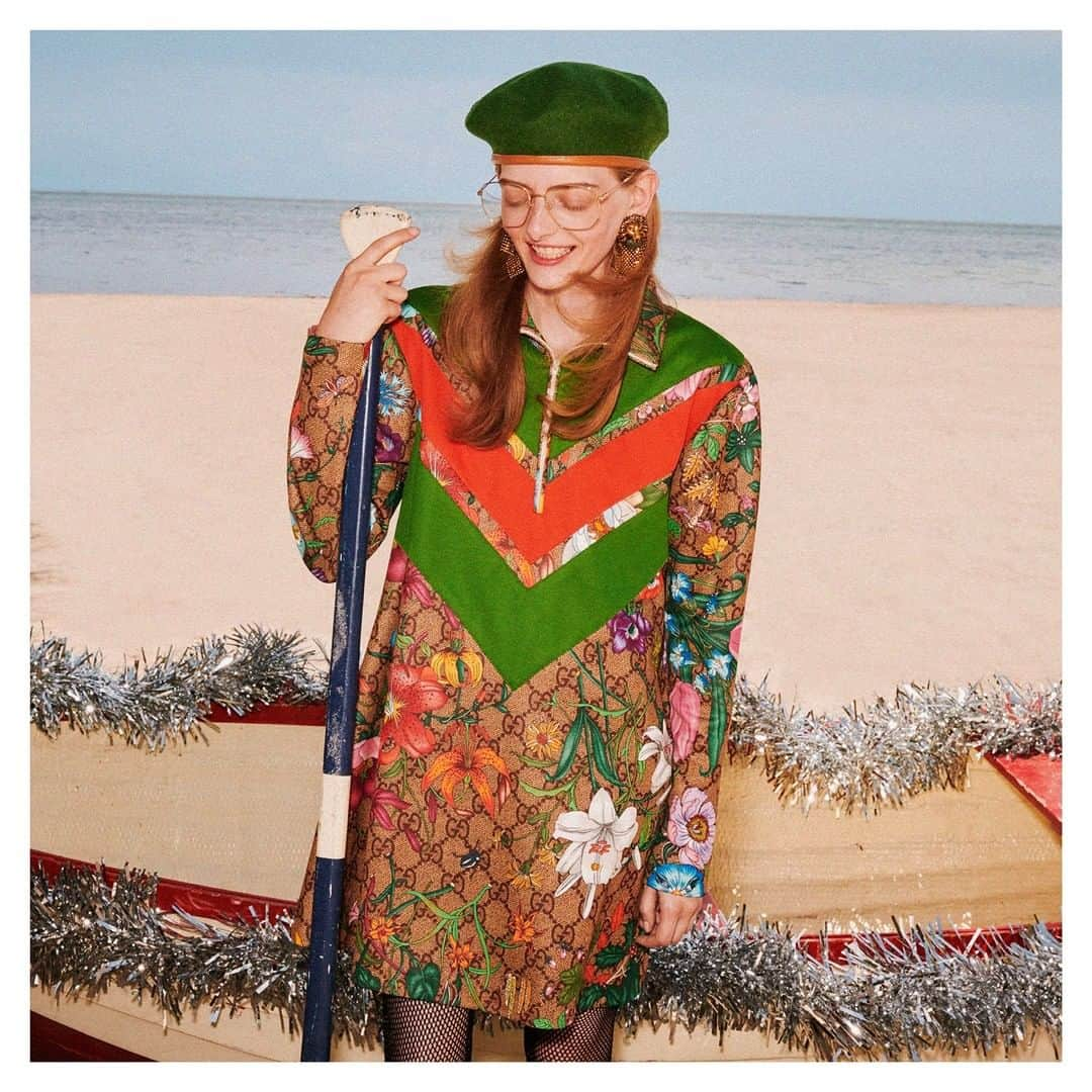 グッチさんのインスタグラム写真 - (グッチInstagram)「The #GucciFlora print and the GG pattern—two archival motifs–-are brought together on a special lineup of active wear pieces and dresses from the #GucciGift collection. Discover more through link in bio. @alessandro_michele #AlessandroMichele」12月18日 5時00分 - gucci