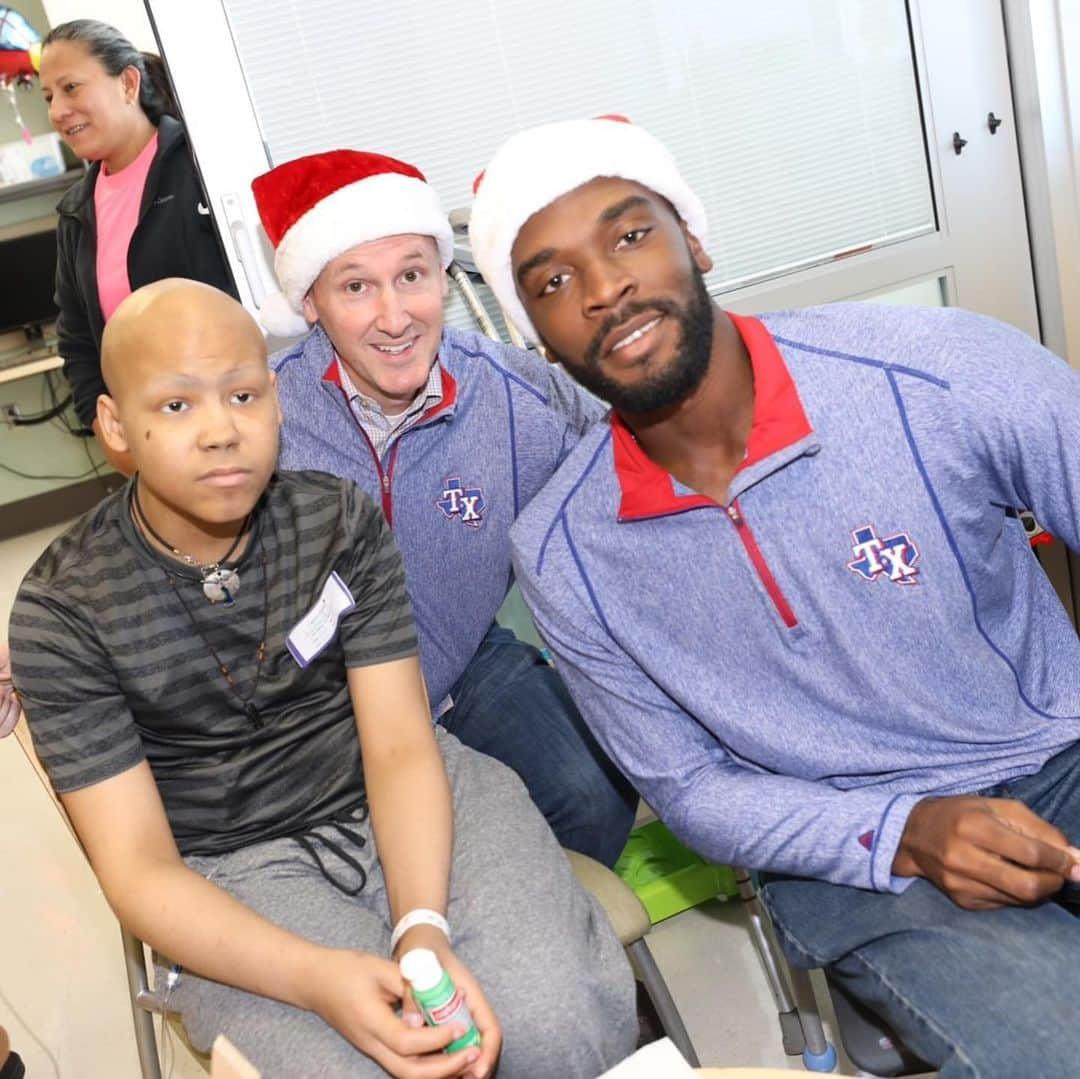 テキサス・レンジャーズさんのインスタグラム写真 - (テキサス・レンジャーズInstagram)「Visiting with these kids just never gets old. #TogetherWe」12月18日 5時12分 - rangers