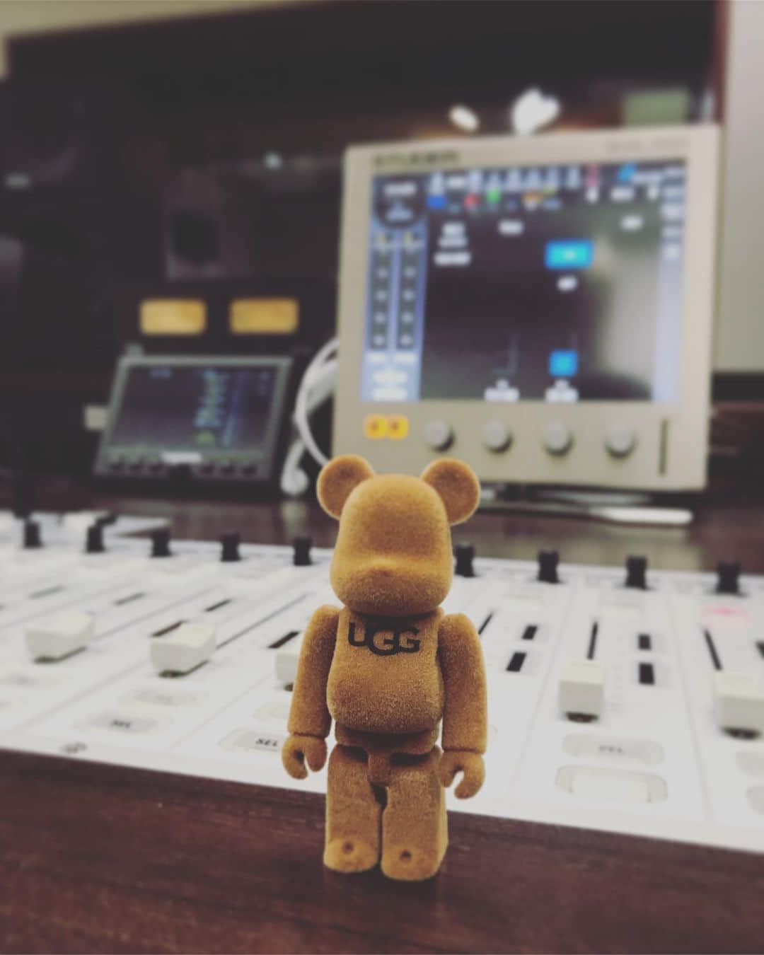 のインスタグラム：「TOKYO FM @king_of_diggin  番組内 あったか〜いスペシャルプレゼント 応募は今日までだよ〜♪ @uggjapan 🐑」