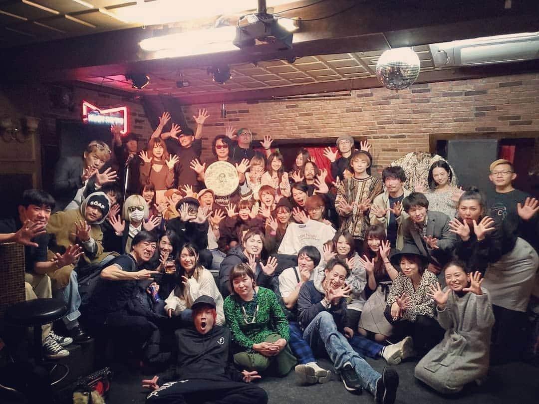 みさこのインスタグラム：「昨日おじゃました #TOSHINAGAIを囲む会 のお写真🥁誰かのドラムをたくさん見たりしつつ自分のドラムも見てもらえるっていう機会なかなかないので、得る情報がいっぺんにわんさかあってありがたい場所…🥁」