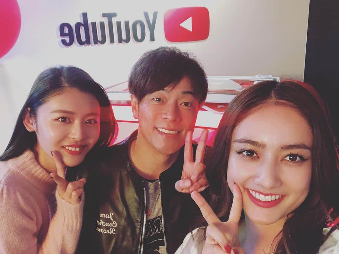 ViViさんのインスタグラム写真 - (ViViInstagram)「初のYouTubeライブ♡ 審査員にまりあ&星夏、 MCはなんと陣内智則さん！ たくさん観ていただきありがとうございました🙏🏻 まだ観てない人は ViVi公式YouTubeチャンネルから ぜひチェックしてくださいね！ 人気YouTuberさんたちが目白押しです♡  #YouTubeライブ」12月17日 21時08分 - vivi_mag_official