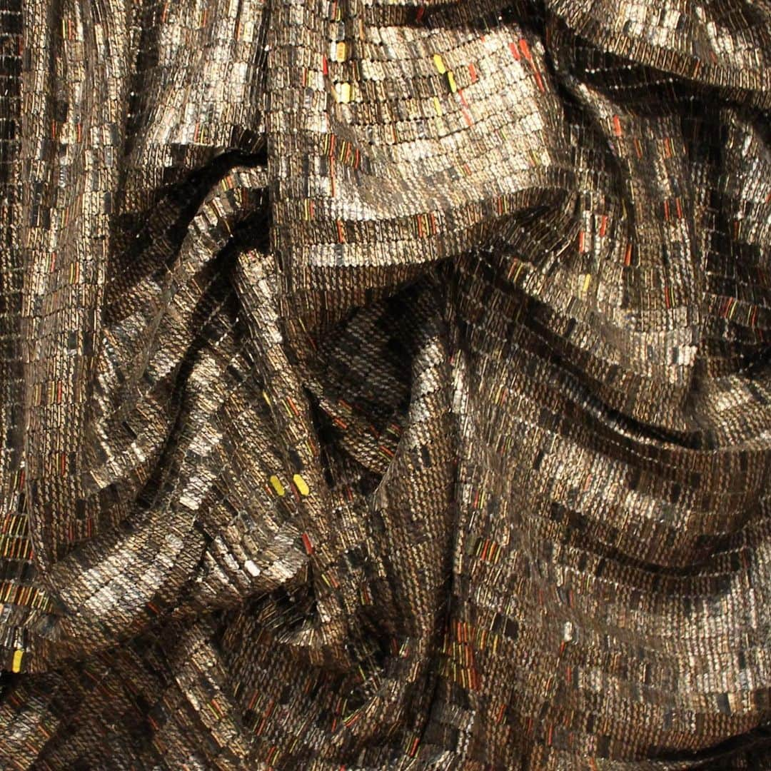 オズワルドボーテングさんのインスタグラム写真 - (オズワルドボーテングInstagram)「The wonderful work of Ghanaian artist and sculpture El Anatsui who uses bottle caps and everyday objects to create amazing large scale installations #africanart #ghana #africanism #artisticintelligence」12月17日 21時20分 - ozwald_boateng