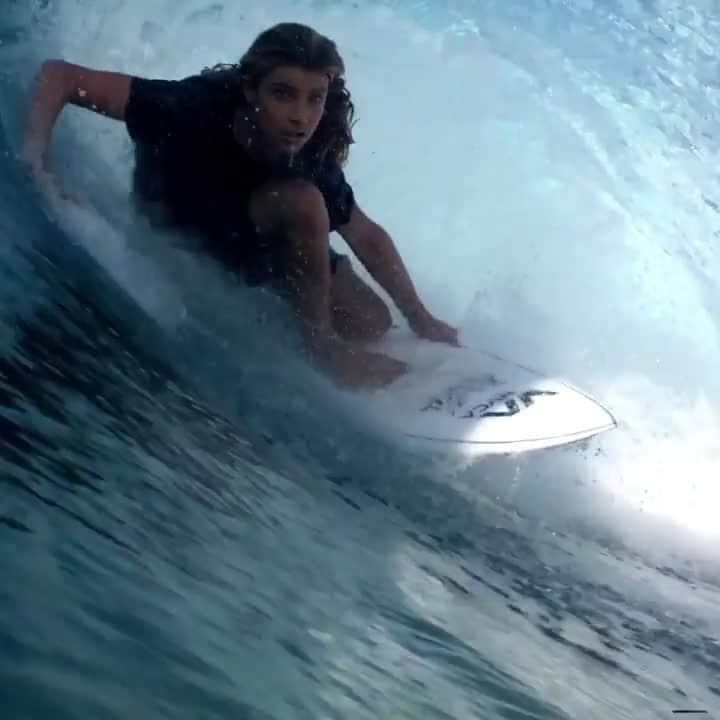のインスタグラム：「The North Shore, as interpreted by @oscar.langburne || Video: @james.kates || #RVCAsessions #RVCAloha」