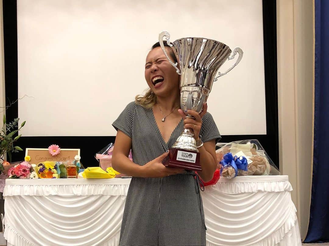 岡部亜紀のインスタグラム：「世界一のボディボーダー大原沙莉🏆✨ 心からおめでとう㊗️🎊㊗️」