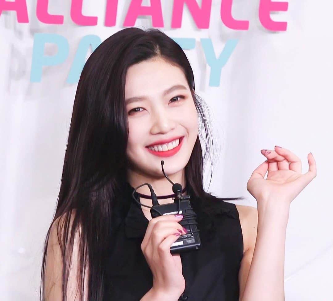 ジョイ（ファンアカウント）のインスタグラム：「I hope they drop joy’s teaser today ‘cause I can’t wait any more, YET IM NOT READY #REDVELVET#JOY#레드벨벳#조이 © owner」