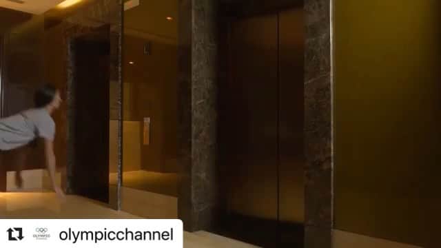 ナターリア・ガウジオのインスタグラム：「O dia a dia de uma Ginasta é mais ou menos assim hahahaha!! GR na veia!! 💁🏼‍♀️🤣💪🏻😍✨🤸🏼‍♀️❤️. #Repost @olympicchannel with @make_repost ・・・ Living life like a rhythmic gymnast. 🤩  @seleznevaaa @natigaudio @lalakramarenko2004 @galkina_katia @agiurgiualex_15」
