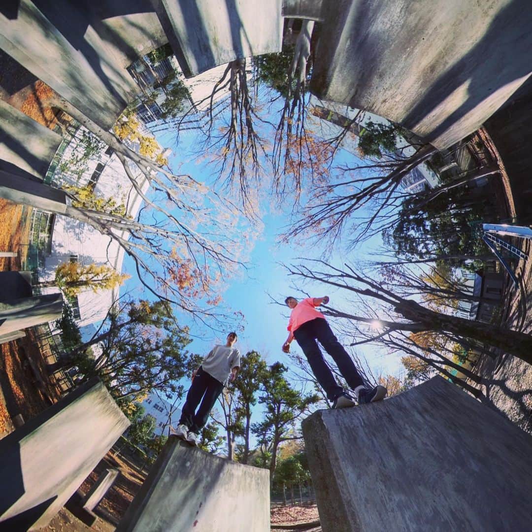 のインスタグラム：「東京での練習は9割はなさん @hanaho_yamamoto とやってる。笑 📸 Shoot by #insta360onex @insta360 @insta360jp  #parkour #parkourgirl #girlspower #girlparkour #freerunning #parkourgirls #seeanddo #traceuse #traceur #traceuselife #training #parkour4life #パルクール #パルクール系女子 #女子トレーサー #フリーランニング」