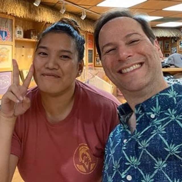 マリブシャツのインスタグラム：「❤️Love our customers throwing Aloha inspired Shakas' 🤙🏽」