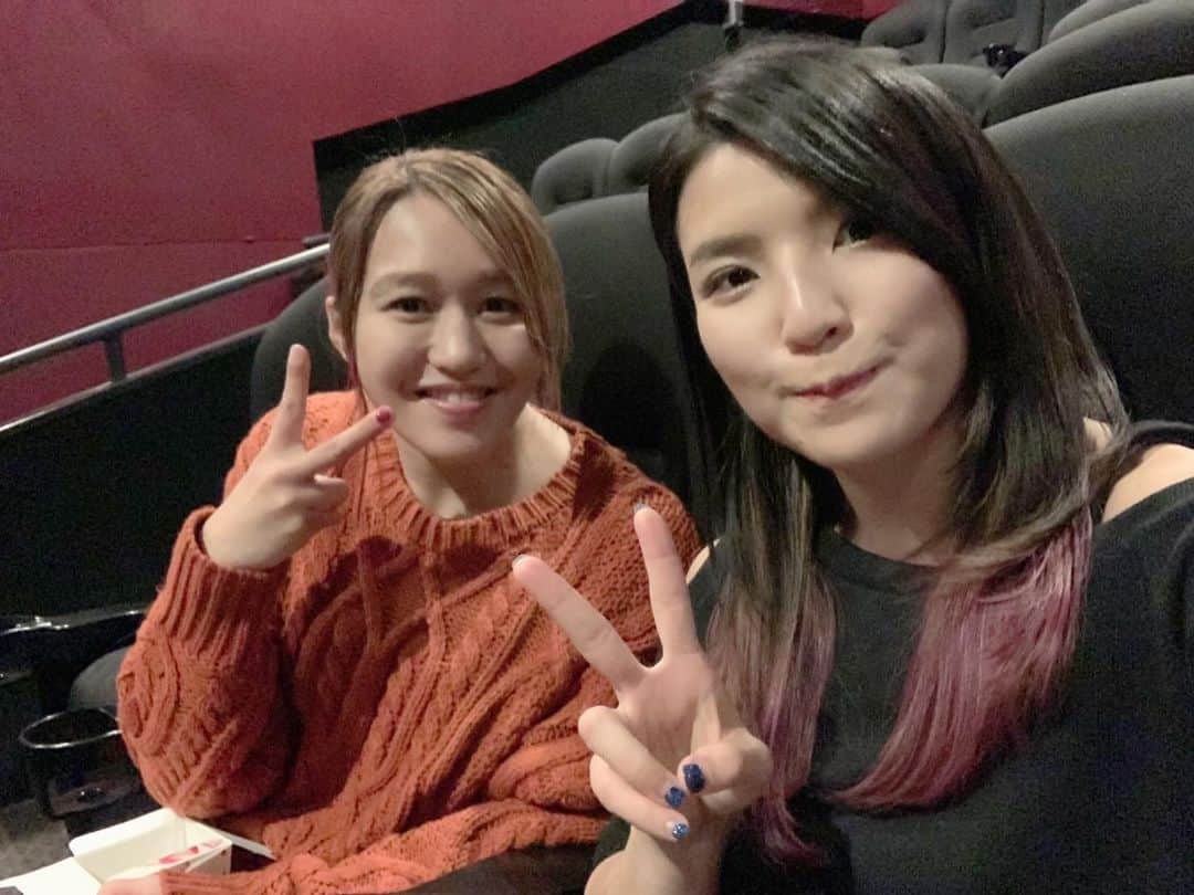 朱里さんのインスタグラム写真 - (朱里Instagram)「今日も志田ちゃん🧡 映画みたぜよっ😊 『ジュマンジ』めっちゃ面白かった🤩 #映画　#ジュマンジ　#JUMANJI #movie #MAKAI」12月17日 22時50分 - syuri_official