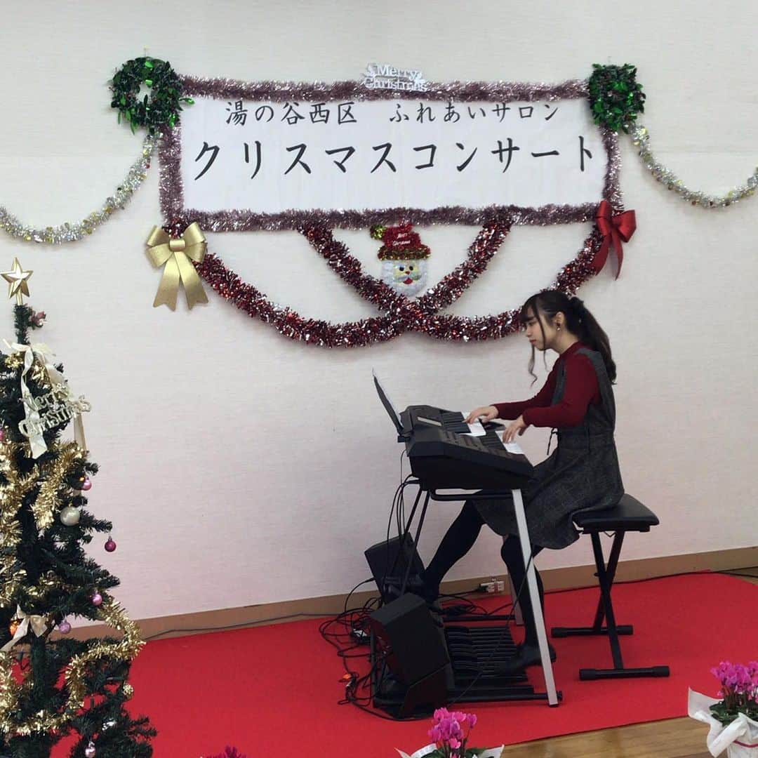 福岡女子短期大学さんのインスタグラム写真 - (福岡女子短期大学Instagram)「@音楽科 12月14日(土)に太宰府市湯の谷西公民館で音楽科電子オルガン専修学生の6名が地域交流コンサートを行いました。  学生達はクリスマスソングも含めバラエティー豊かなプログラムを披露。当日は40名近くの方がお越しになり、午後のひと時を音楽で楽しまれていました。 . #福岡女子短期大学 #福女短 #福岡 #女子短 #音楽科 #福岡女子短期大学音楽科 #音楽好きな人と繋がりたい #コンサート #演奏会 #音楽人 #音楽家 #イベント #福岡イベント #電子オルガン #エレクトーン #地域交流 . この投稿をご覧になって「いいね👍」「役に立った」と思われた方は、 @fukuoka_wjc をフォローをお願いします🥺 . ========[ お知らせ ]======== 福岡女子短期大学の資料（2020大学案内📕学生募集要項）を無料送付中です。本学ホームページ📲からお気軽に申し込みください🌟 ========================= . 子ども学科/健康栄養学科 音楽科/文化教養学科 . 福岡女子短期大学 住所：‪‪‪‪福岡県太宰府市五条四丁目16番‬1号‬‬‬ tel：‪‪‪092-922-4034‬‬‬（代表）」12月17日 22時51分 - fukuoka_wjc
