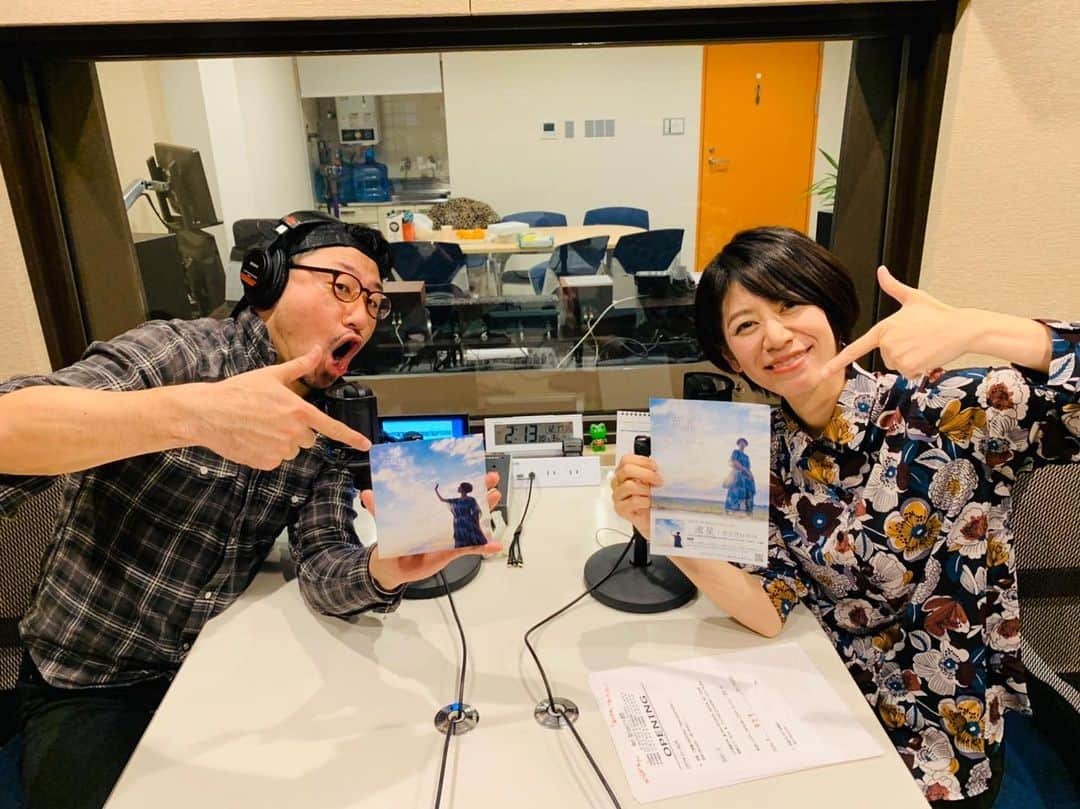 サトウヒロコさんのインスタグラム写真 - (サトウヒロコInstagram)「📻 Happyだんばらさんの番組におじゃまんボーしてきましたっ。 だんさん、ずっと元気でした😊 ディレクターのみながわさんにも親切にしてもらいました。劇的感謝‼️ OnAirは年末から年始にかけて。 #栃木放送 のOnAirもあるという！わおー🤩 是非聞いてね❣️ * 『Hot Spice』 DJ:#Happyだんばら/ピックアップ:#サトウヒロコ #BSN新潟放送 12/31(火)21:30～21:45 #YBC山形放送 12/31(火)21:20〜21:45 #RSK山陽放送 1/4(土)17:50〜17:55 #WBS和歌山放送 1/4(土)18:30〜18:45 #IBS茨城放送 1/4(土)21:10〜21:25 #CRT栃木放送 1/5(日)10:00〜10:30 #KBS京都放送 1/5(日)17:15〜17:30 #NBC長崎放送 1/6(月)19:30〜20:00  Facebook『#ハッピーホットスパイス』で検索してね❣️」12月17日 23時30分 - satohiroko1208