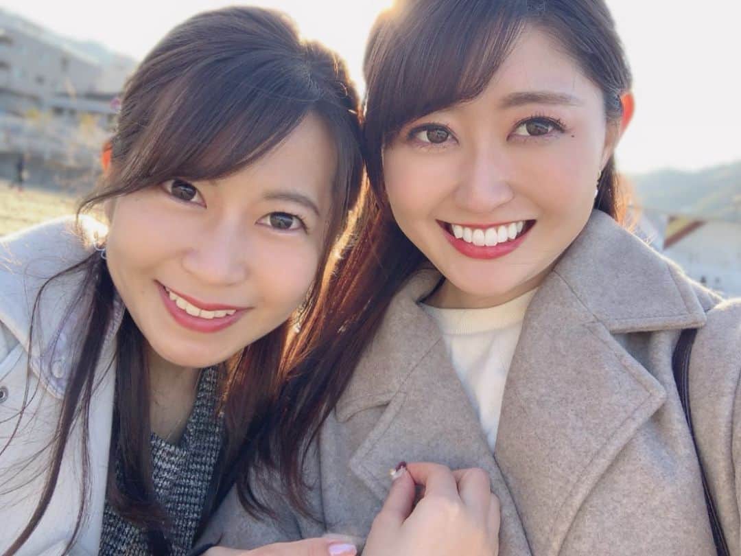 坂口莉果子のインスタグラム：「冬の花火🎇 Atami trip part 1👩‍❤️‍👩 ・ ・ ・ #熱海  #旅行  #海  #花火  #japan  #fireworks  #atami」