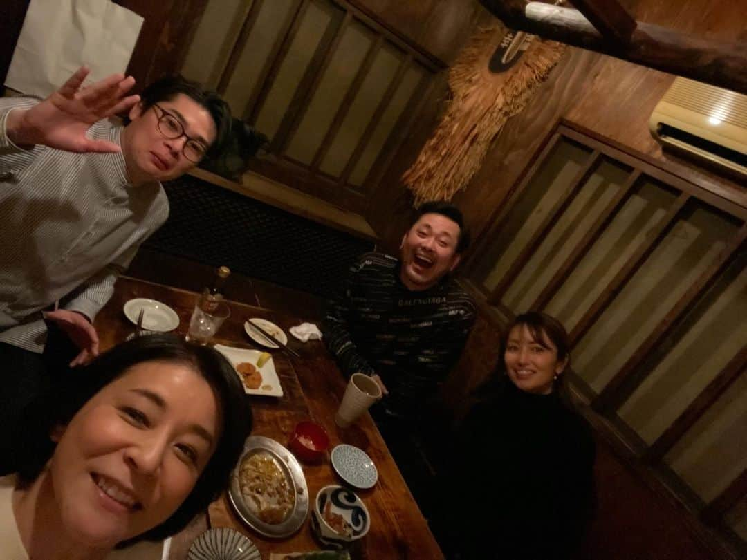 矢田亜希子さんのインスタグラム写真 - (矢田亜希子Instagram)「昨日は収録後にいつもの4人で忘年会☆いつも本当に楽しい‼︎嬉しいな‼︎ #人生イロイロ超会議#忘年会#面白すぎる方たち#最高#大好き#本当イロイロ会議」12月18日 0時40分 - akiko_yada