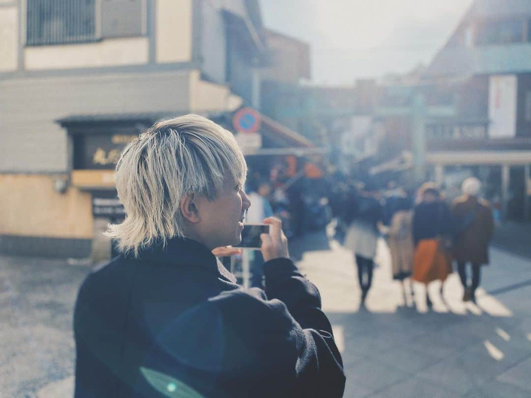 ぶんけいさんのインスタグラム写真 - (ぶんけいInstagram)「そらと江ノ島へ。 (@sora_fdmr1 )」12月18日 0時47分 - bunkei.tk