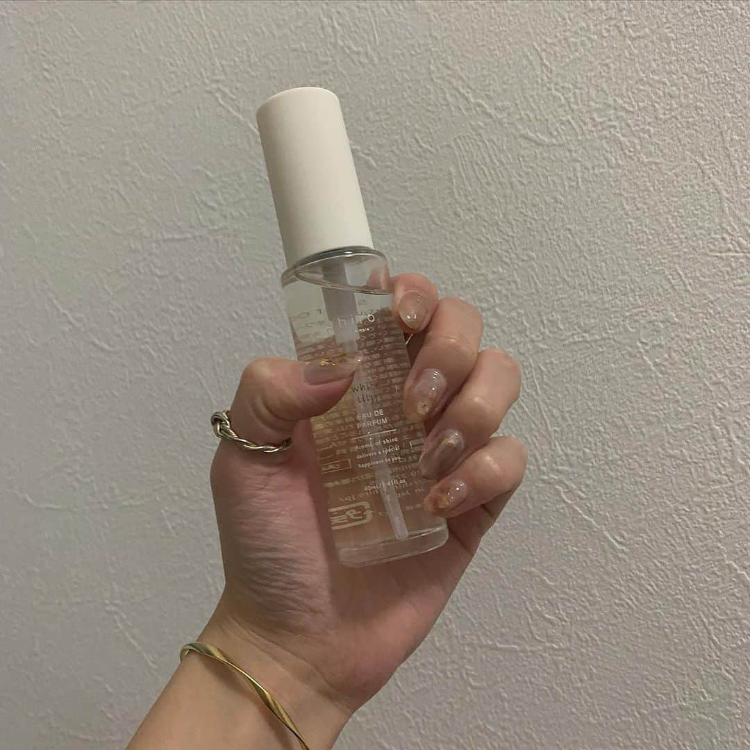 前田亜美のインスタグラム：「. . 🤚🏻♡ . . .  nail𓂃𓈒𓏸. . . いつも @hinako__osawa さんありがとうございます🥺🥺ほんとにセンスの塊。可愛い🥺🥺好きな感じ伝えてお任せしたら私の好きなやつになったしそれよりも可愛いのできた🥺🥺🥺 #nail #ネイル #ニュアンスネイル」