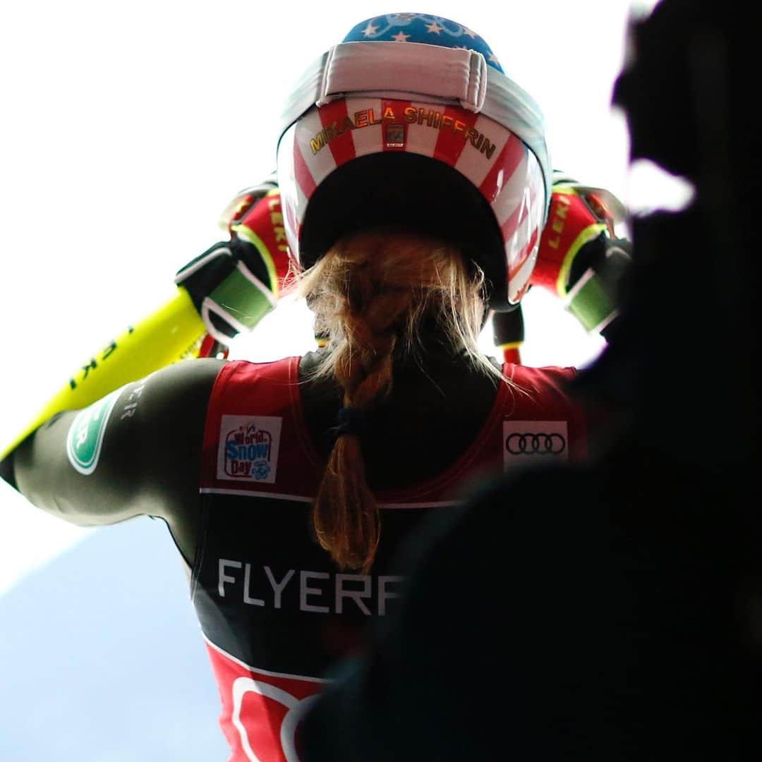 ミカエラ・シフリンのインスタグラム：「There are a lot of girls who deserve a big congratulations for today, especially @federicabrignone, for another podium and first win of the season, and @minaholtmann and @wendyholdener for their first GS podiums.💪💪 I would like to tell you more about my day but my thoughts are rambling so much that I can’t even begin... I guess it’s pretty obvious that I’m disappointed and I have absolutely no excuses. It’s on me. Well, crap. 💩...it happens. One thing I do want to say is thank you so much to all of you for being so unfailingly supportive and always trying to lift me up no matter what. I don’t deserve it, but I’ll take it and be so incredibly grateful. 🙏」