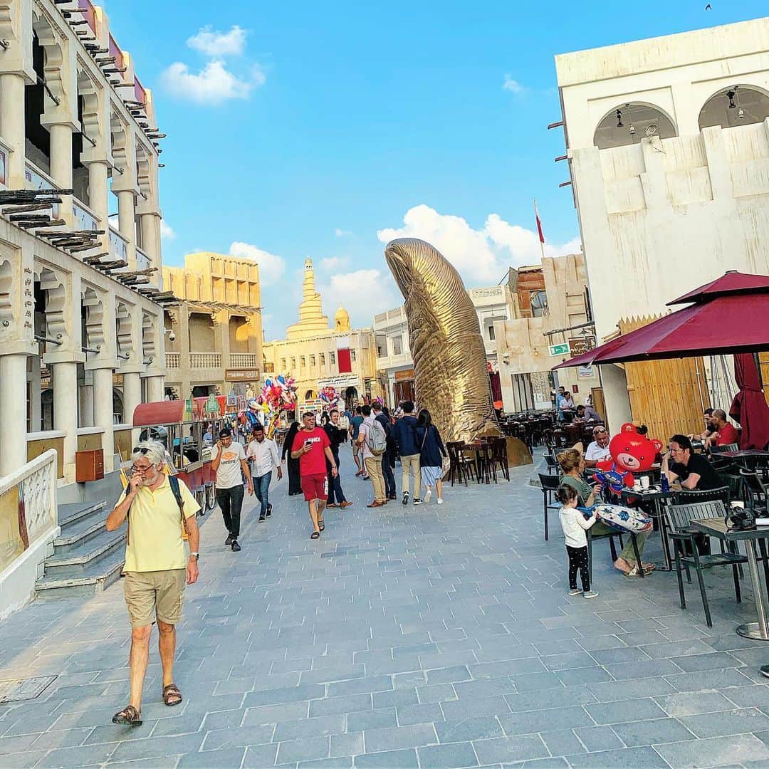 百瀬俊介さんのインスタグラム写真 - (百瀬俊介Instagram)「Visitando a Souq Waqif 🇶🇦 散歩がてらカタールの観光名所『スーク・ワキーフ』に行ってきました。 スークはカフェできるお店がたくさん☕️🍪🍨 夜のスークはアラビアンナイト？ まだ行ったことがないけど滞在中、行く機会があれば行ってみよう！！ #qatar #souqwaqif #カタール #スーク #観光名所 #クラブW杯 #clubwc #fifa」12月18日 1時55分 - momose_shunsuke