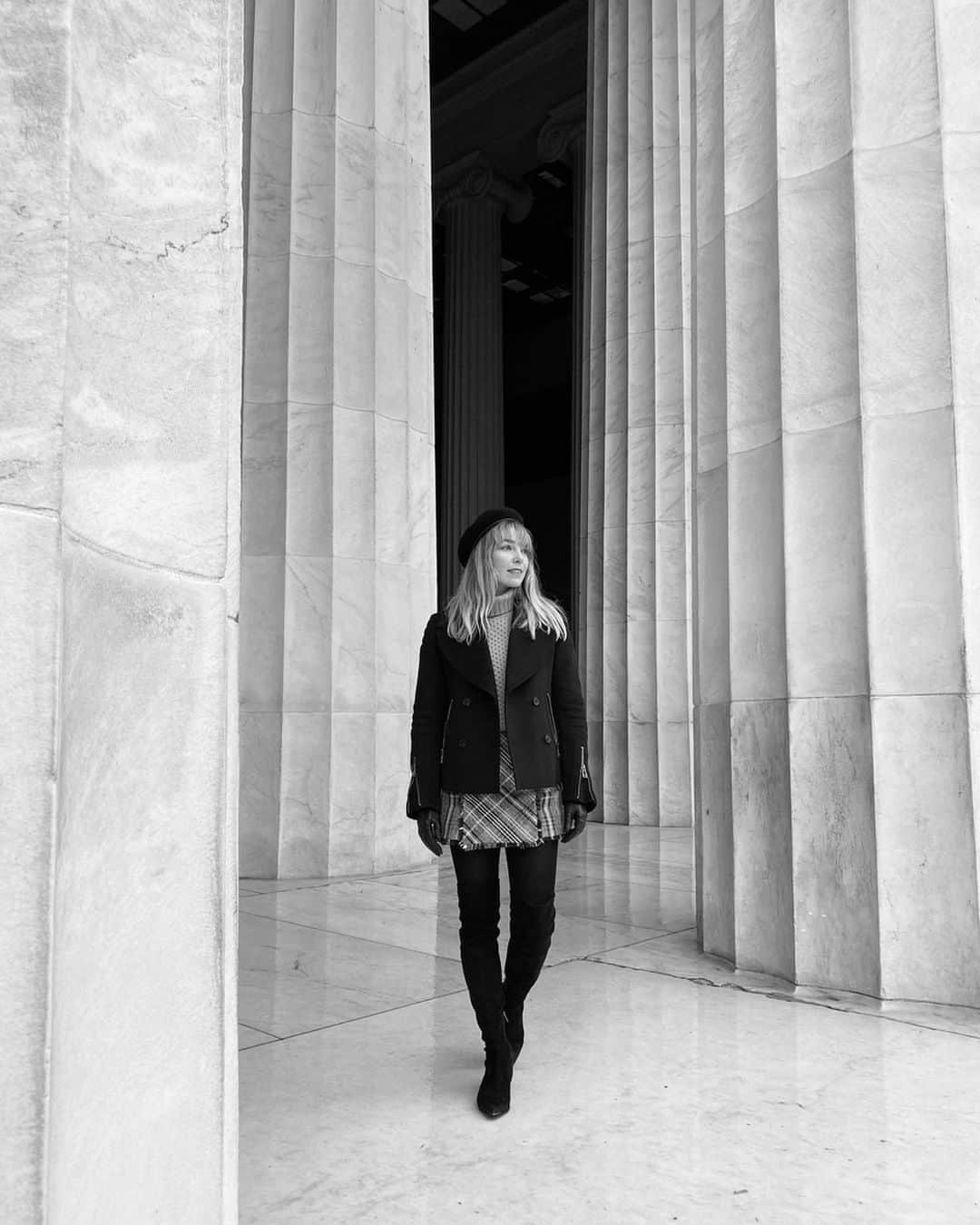 アシュリー・ハートさんのインスタグラム写真 - (アシュリー・ハートInstagram)「I felt sophisticated just stepping foot in Washington DC. ‘The capital of America’ sounds powerful right? Well it absolutely felt that way. Strangely, the grandiosity of this place instantly brought up a strong insecurity within me, which I didn’t realize ran so deep. ‘I’m dumb’ reverberated off the walls at the Lincoln memorial, where intelligence was so clearly prevalent. Abraham’s 2 most famous speeches etched into the marble.  This place was the stage where many of today’s heroes, who essentially changed the course of our world, once stood. And there I was, standing in the exact place Martin Luther King made his ‘I had a dream speech,’ about to do an interview with the head park ranger, feeling very small about myself.  What was this weight I was feeling??? I had done some research to at least know a little bit of what I was going to be talking about and had a few scripted questions to follow, yet I felt nervous and out of my depth. This is a  feeling I have been coming up against a lot lately in this hosting role. The voices in my head were running wild and my self talk was downright mean.  Usually, any intellectual facts about the world or complex history, especially politics, would be lost on me.  I developed a strategy to address this that can best be described as “smile and nod”. Not because I didn’t want to learn but simply because I decided, years ago, that being a slow learner meant that I’m not one of ‘those people’. Yet on camera, I couldn’t hide. The feeling of false confidence was so unsatisfying. It felt inauthentic. It created a nervousness that I wasn’t able to get a handle on or quite understand.  I realized in that moment, it’s this story I’ve been telling myself about being stupid. That was the disconnect between hearing information and actually understanding it.  The memories of being called on to read out loud as a kid (not actually knowing how to read until I was about 15) or just the idea of presenting anything in front of my classmates would literally make me sick. Everything seemed amplified when I was in front of the camera. I was thinking, ‘I’m slow,’ ‘I can’t remember things,’ ‘I’m dumb,’ ‘don’t see me mess up’ etc. (cont’d👇🏻)」12月18日 2時07分 - ashleyhart
