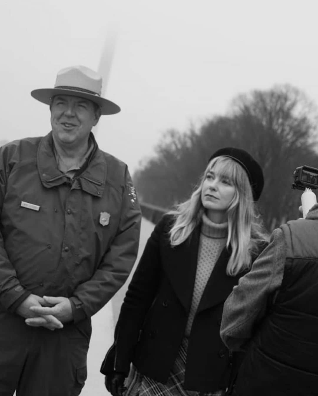 アシュリー・ハートさんのインスタグラム写真 - (アシュリー・ハートInstagram)「I felt sophisticated just stepping foot in Washington DC. ‘The capital of America’ sounds powerful right? Well it absolutely felt that way. Strangely, the grandiosity of this place instantly brought up a strong insecurity within me, which I didn’t realize ran so deep. ‘I’m dumb’ reverberated off the walls at the Lincoln memorial, where intelligence was so clearly prevalent. Abraham’s 2 most famous speeches etched into the marble.  This place was the stage where many of today’s heroes, who essentially changed the course of our world, once stood. And there I was, standing in the exact place Martin Luther King made his ‘I had a dream speech,’ about to do an interview with the head park ranger, feeling very small about myself.  What was this weight I was feeling??? I had done some research to at least know a little bit of what I was going to be talking about and had a few scripted questions to follow, yet I felt nervous and out of my depth. This is a  feeling I have been coming up against a lot lately in this hosting role. The voices in my head were running wild and my self talk was downright mean.  Usually, any intellectual facts about the world or complex history, especially politics, would be lost on me.  I developed a strategy to address this that can best be described as “smile and nod”. Not because I didn’t want to learn but simply because I decided, years ago, that being a slow learner meant that I’m not one of ‘those people’. Yet on camera, I couldn’t hide. The feeling of false confidence was so unsatisfying. It felt inauthentic. It created a nervousness that I wasn’t able to get a handle on or quite understand.  I realized in that moment, it’s this story I’ve been telling myself about being stupid. That was the disconnect between hearing information and actually understanding it.  The memories of being called on to read out loud as a kid (not actually knowing how to read until I was about 15) or just the idea of presenting anything in front of my classmates would literally make me sick. Everything seemed amplified when I was in front of the camera. I was thinking, ‘I’m slow,’ ‘I can’t remember things,’ ‘I’m dumb,’ ‘don’t see me mess up’ etc. (cont’d👇🏻)」12月18日 2時07分 - ashleyhart