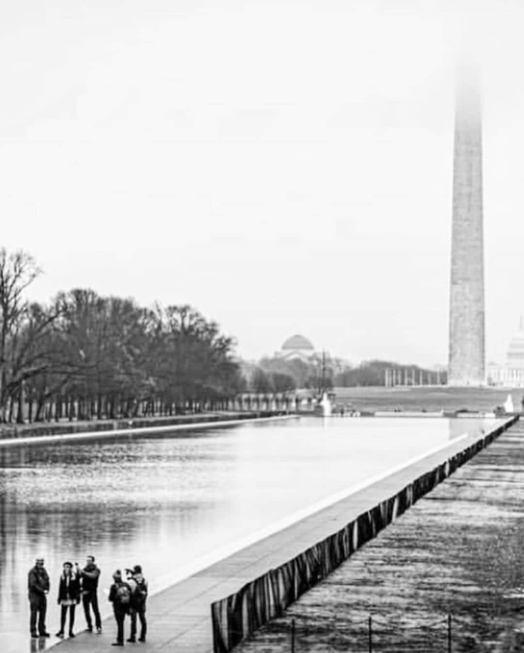 アシュリー・ハートさんのインスタグラム写真 - (アシュリー・ハートInstagram)「I felt sophisticated just stepping foot in Washington DC. ‘The capital of America’ sounds powerful right? Well it absolutely felt that way. Strangely, the grandiosity of this place instantly brought up a strong insecurity within me, which I didn’t realize ran so deep. ‘I’m dumb’ reverberated off the walls at the Lincoln memorial, where intelligence was so clearly prevalent. Abraham’s 2 most famous speeches etched into the marble.  This place was the stage where many of today’s heroes, who essentially changed the course of our world, once stood. And there I was, standing in the exact place Martin Luther King made his ‘I had a dream speech,’ about to do an interview with the head park ranger, feeling very small about myself.  What was this weight I was feeling??? I had done some research to at least know a little bit of what I was going to be talking about and had a few scripted questions to follow, yet I felt nervous and out of my depth. This is a  feeling I have been coming up against a lot lately in this hosting role. The voices in my head were running wild and my self talk was downright mean.  Usually, any intellectual facts about the world or complex history, especially politics, would be lost on me.  I developed a strategy to address this that can best be described as “smile and nod”. Not because I didn’t want to learn but simply because I decided, years ago, that being a slow learner meant that I’m not one of ‘those people’. Yet on camera, I couldn’t hide. The feeling of false confidence was so unsatisfying. It felt inauthentic. It created a nervousness that I wasn’t able to get a handle on or quite understand.  I realized in that moment, it’s this story I’ve been telling myself about being stupid. That was the disconnect between hearing information and actually understanding it.  The memories of being called on to read out loud as a kid (not actually knowing how to read until I was about 15) or just the idea of presenting anything in front of my classmates would literally make me sick. Everything seemed amplified when I was in front of the camera. I was thinking, ‘I’m slow,’ ‘I can’t remember things,’ ‘I’m dumb,’ ‘don’t see me mess up’ etc. (cont’d👇🏻)」12月18日 2時07分 - ashleyhart