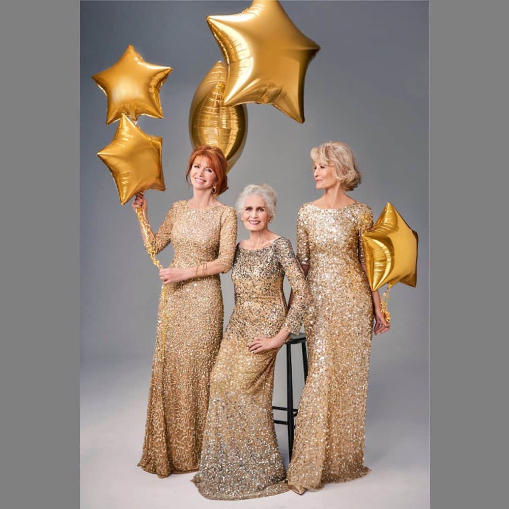 ダフネ・セルフさんのインスタグラム写真 - (ダフネ・セルフInstagram)「Three Gorgeous Golden Glamour Girls Be a golden girl at any age  From a Daily Mail party wear shoot Dec 2016  During the festive season, gold comes into its gloriously extravagant own.  @janeasher @sandrahoward #dailymail #goldengirls #atanyage  www.daphneselfe.com」12月18日 2時10分 - daphneselfe
